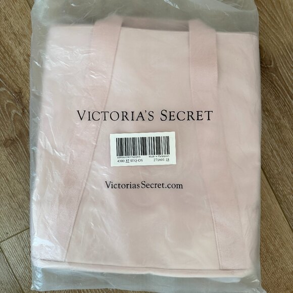 Victoria's Secret Metallic Duffle Bag Metallic Pink NWT - Picture 4 of 5